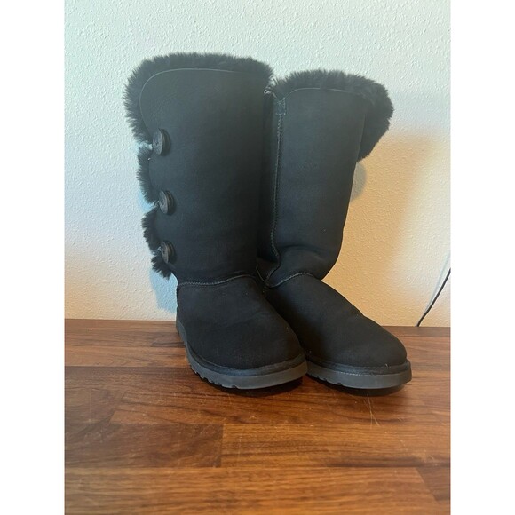 UGG Australia Bailey Triple Button Womens Black Boots 1873 Size 8 Suede Sheepsk - Picture 1 of 9
